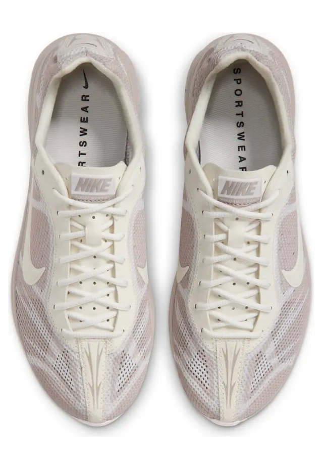 nike-zoom IQ8020-200