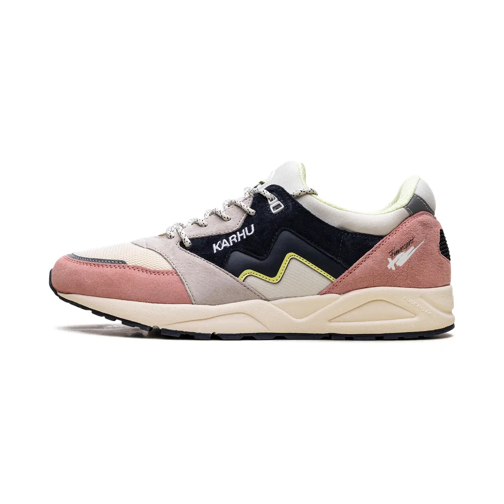 Karhu Aria Rose Tan / India Ink (F803084)