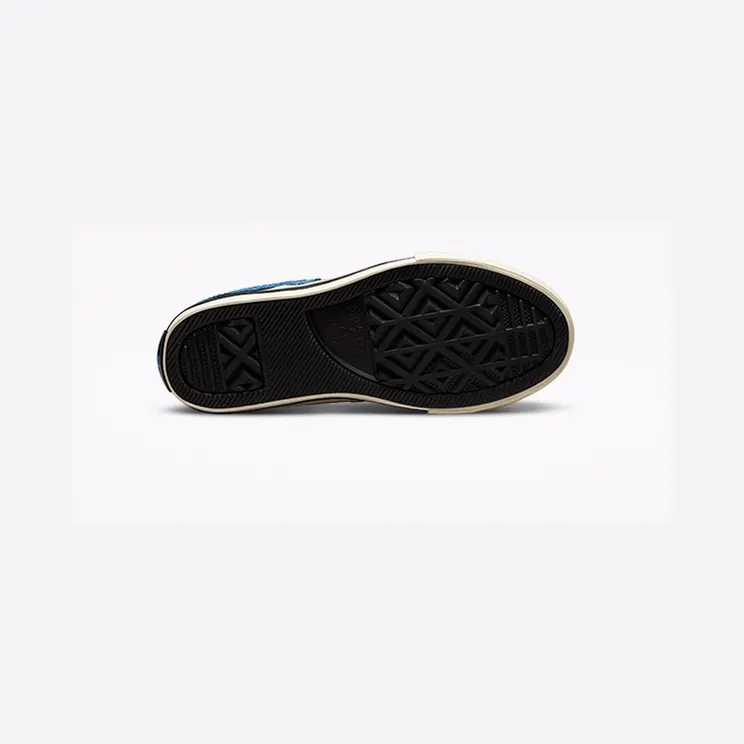 converse-chuck-taylor-all-star 372483C