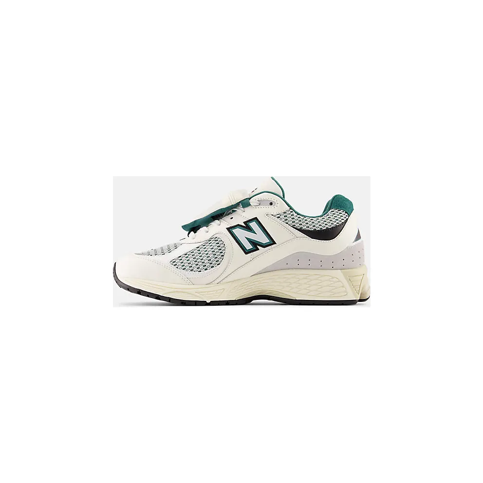 New Balance 2002R “Sea Salt/Vintage Teal” (M2002RVD)