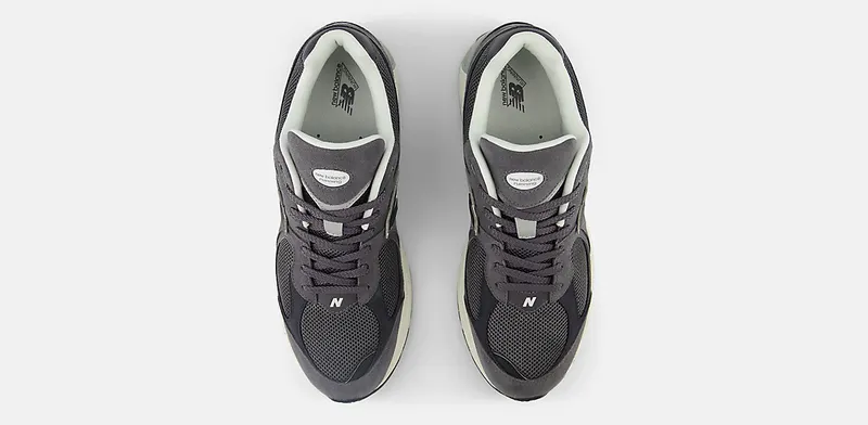 New Balance 2002R “Monochrome Pack Grey” (M2002RFL)