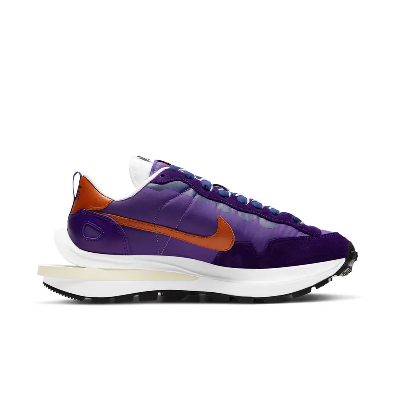 Nike x sacai Vaporwaffle Dark Iris (2021) – “Dark Iris / Campfire Orange / White” (DD1875-500)