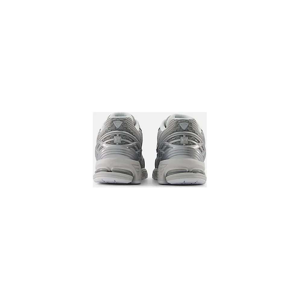 New Balance 1906W “Silver Metallic” (U1906WFE)