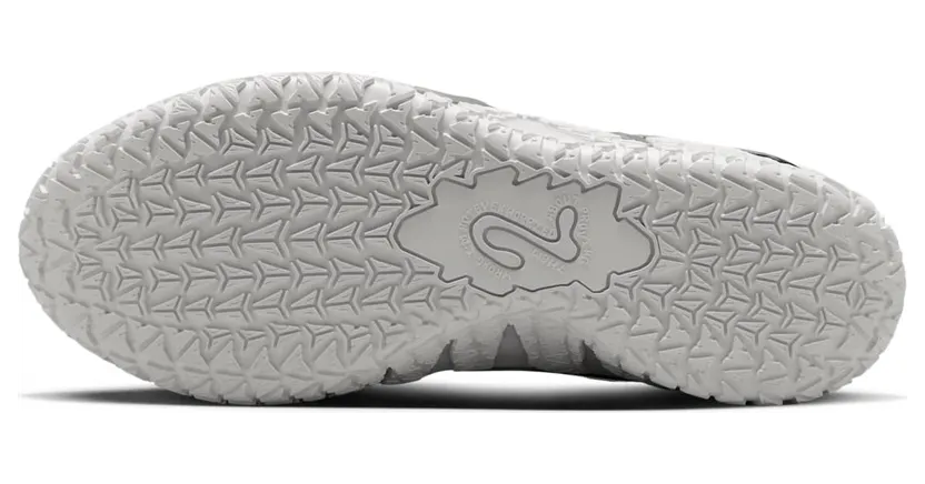 Nike Ja 3 LX “White Label” (IO7666-100): reptielenhuid in het wit, chroom als klauw (2)
