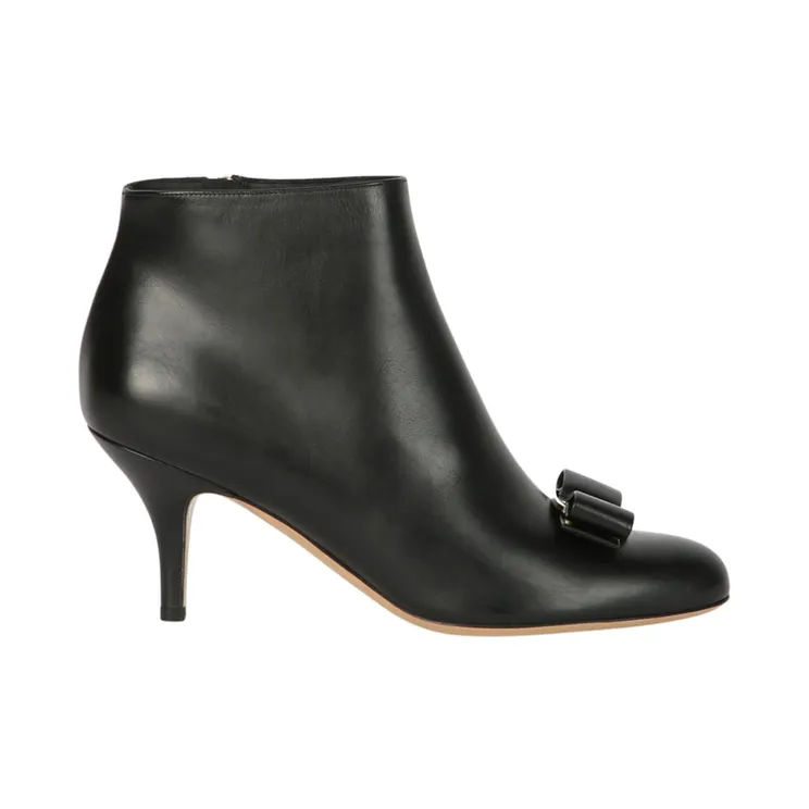 Ferragamo Vara Bow Ankle Boots Black (Narrow Width) (01R370-733697-1B)