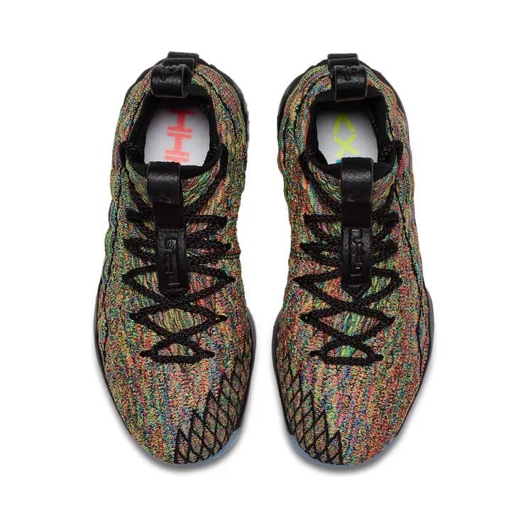nike-lebron-15 922811-901