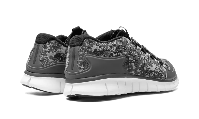 Nike Footscape Free “Black/White” (487785-011)