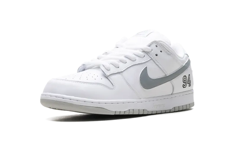 Nike SB Dunk Low “Supreme – White” (HQ8487-100)