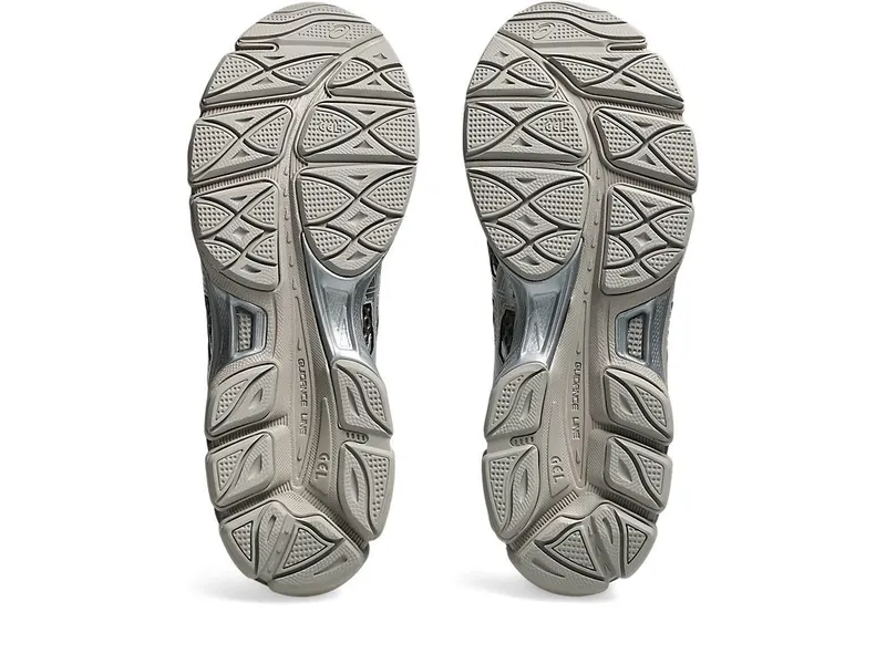 ASICS GEL-CUMULUS 16 “Cocoa Powder / Pure Silver” (1203A733-201)