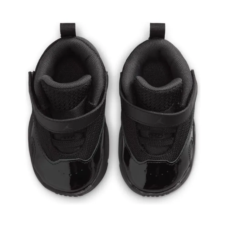 air-jordan-max-aura FQ8296-001