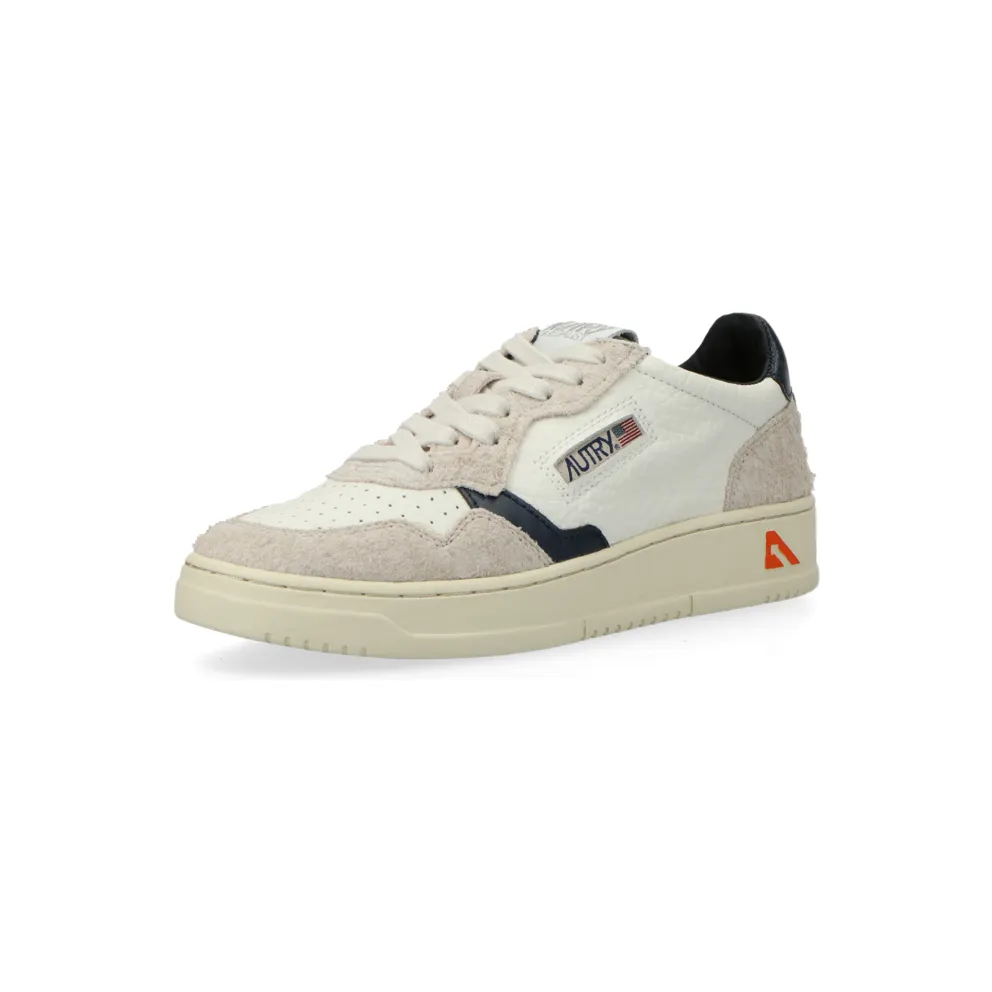 Autry Medalist Low W (hair / ele white / sand) – AULWHE02