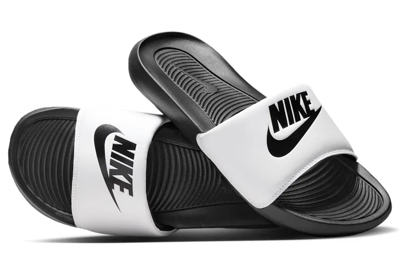 Nike Victori One Slipper voor heren Zwart (CN9675-005)