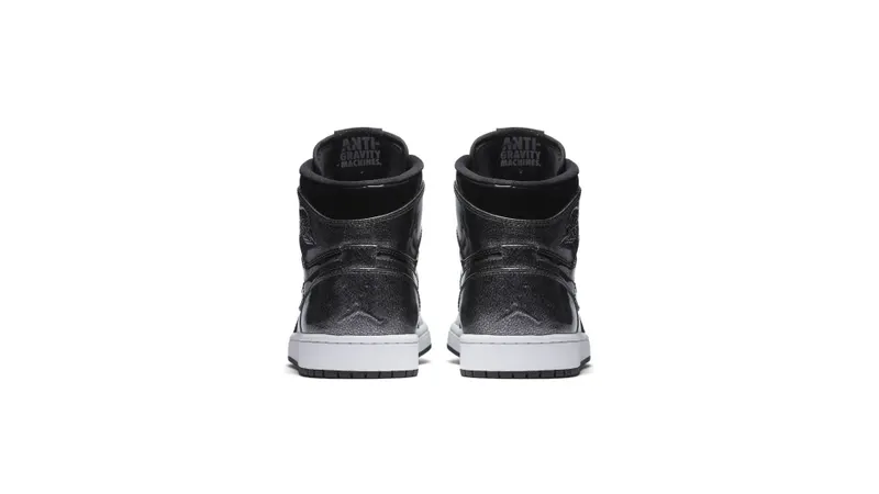 Air Jordan Nike AJ I 1 Retro Black Patent (332550-017)