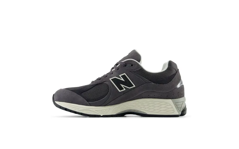 New Balance 2002R “Monochrome Pack Grey” (M2002RFL)