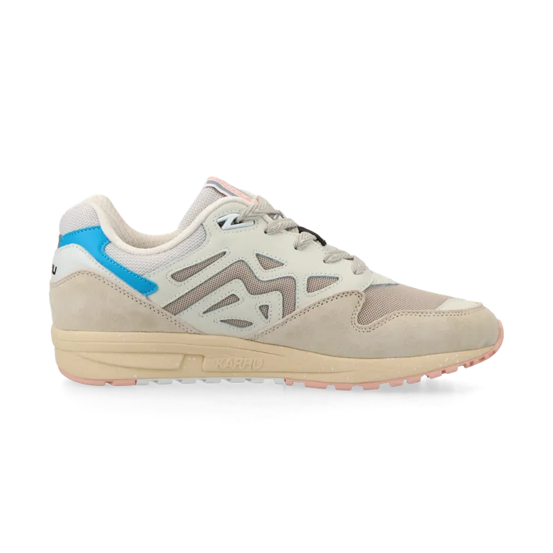 Karhu Legacy 96 (whitecap gray / silver lining) – F806068