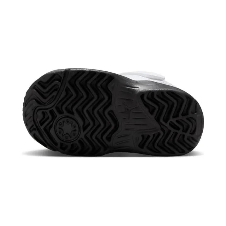 air-jordan-max-aura FQ8296-101