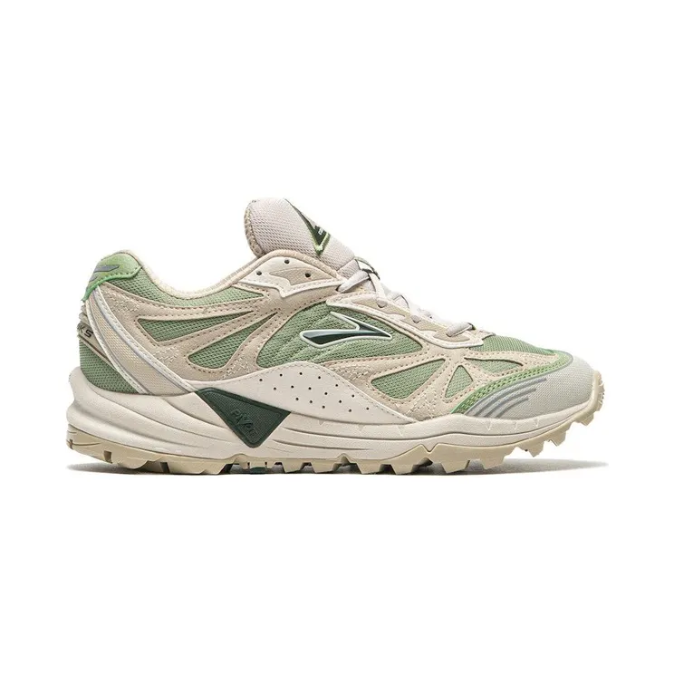 brooks-cascadia-1 110502-1D-960