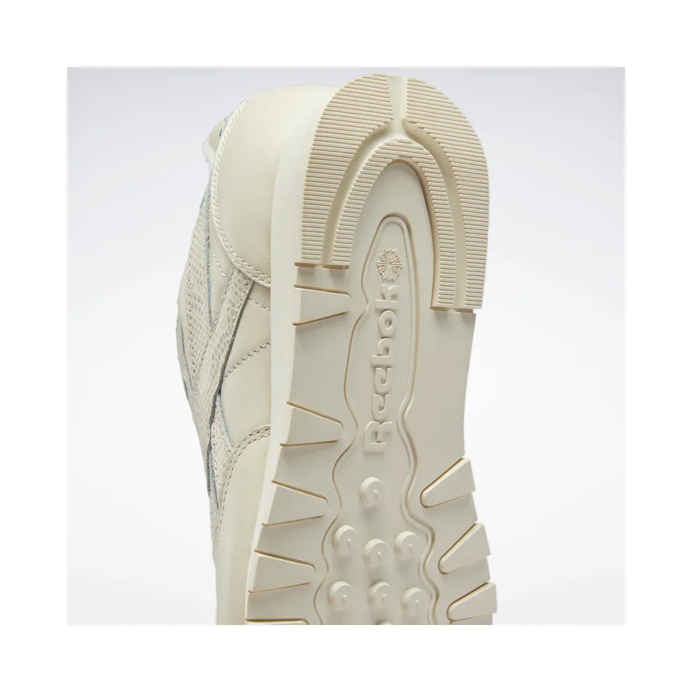 Reebok AWAKE Classic Leather Shoes Chalk / Sandtrap / Sandtrap