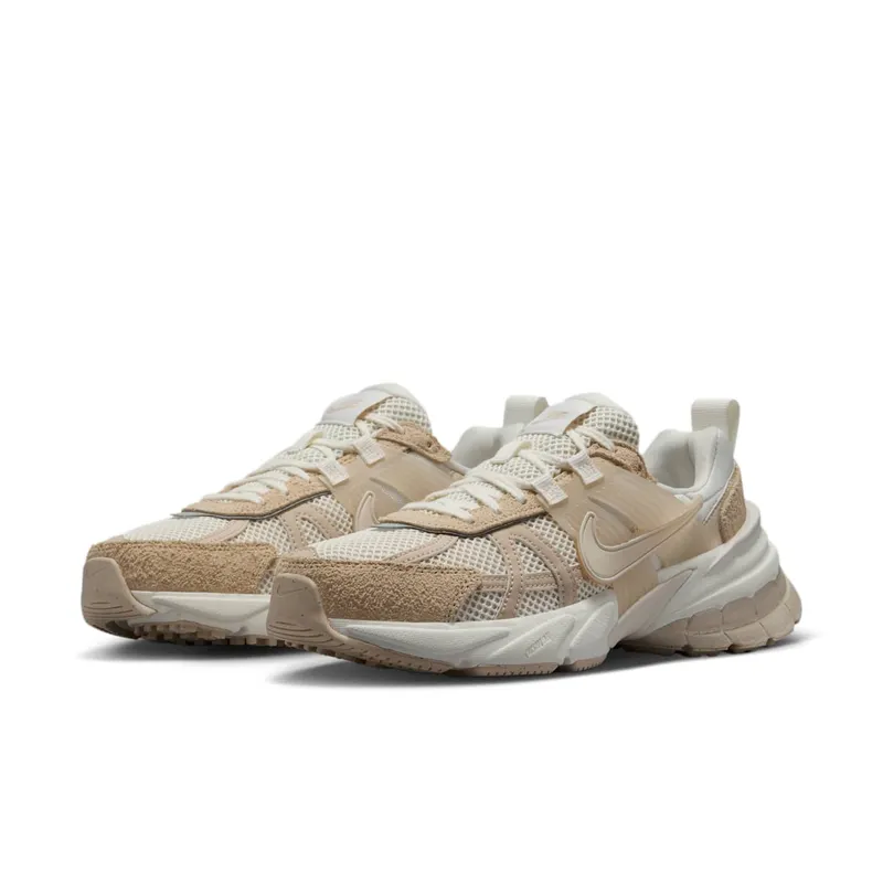 Nike V2K Run “Sail Sand Drift” (HV3917-133)