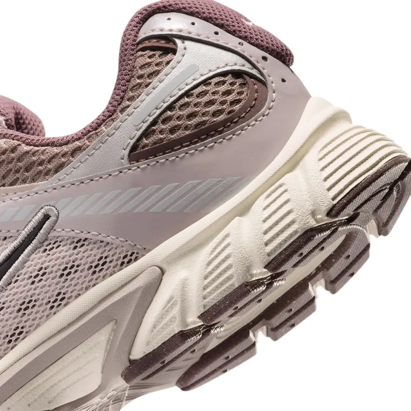 Nike V5 RNR Bruin (HQ6411-201)