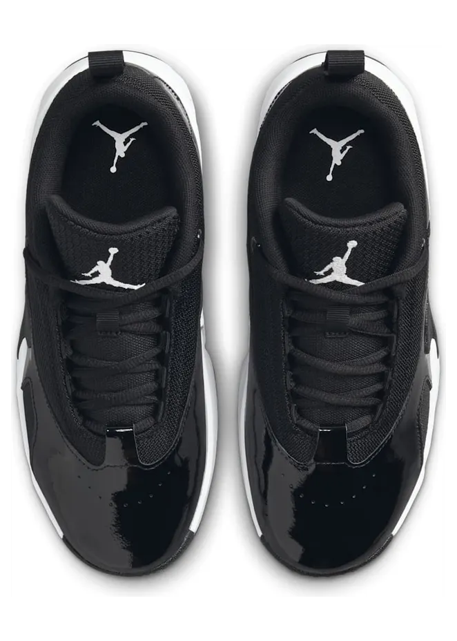 air-jordan-max-aura FQ8297-010