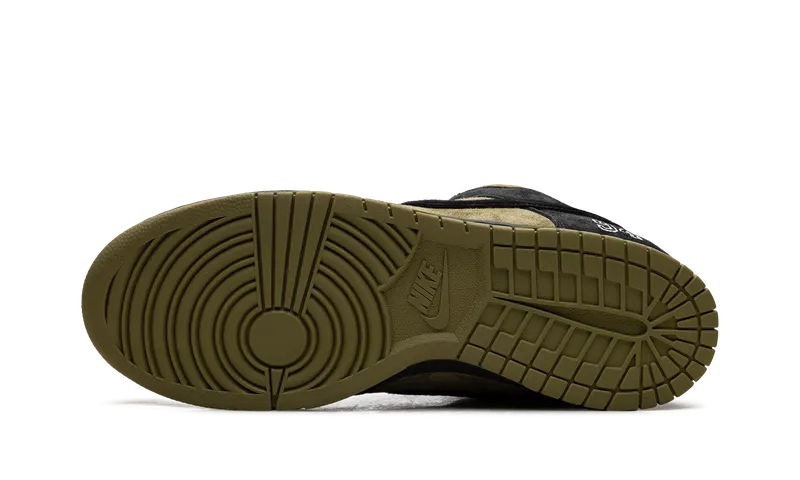 Nike SB Dunk Low “Supreme – Camper Green” (HQ8487-300)