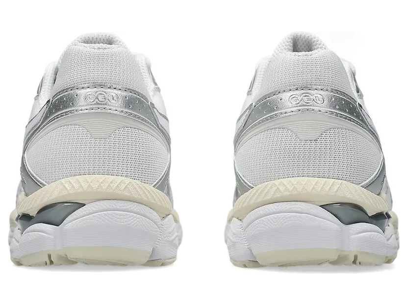 Asics Gel-Cumulus 16 “White”: witte runner zonder gedoe (5)