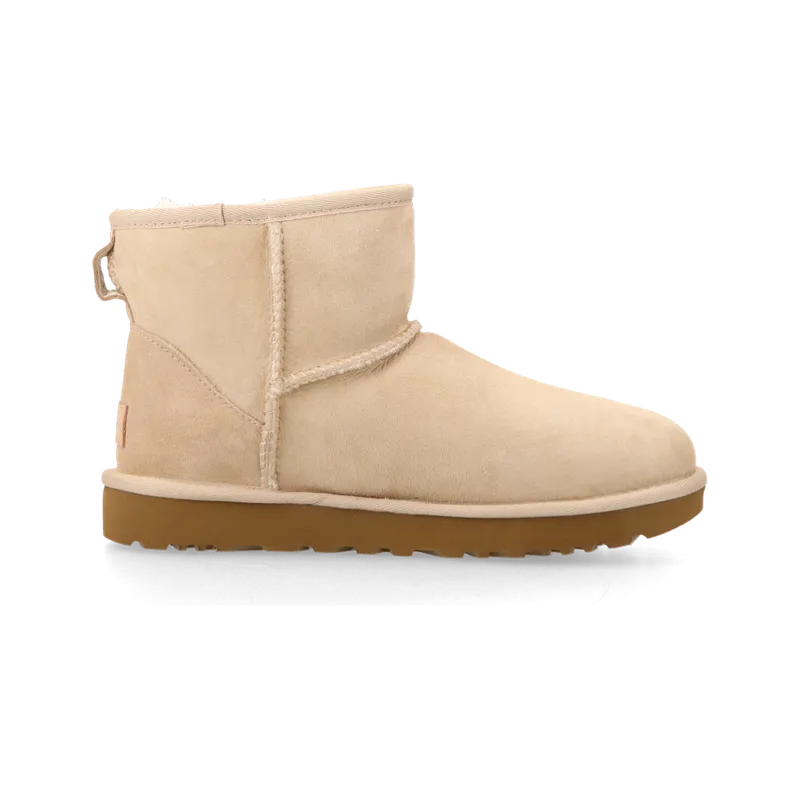 UGG W CLASSIC MINI II “SAND” – 1016222-SAN