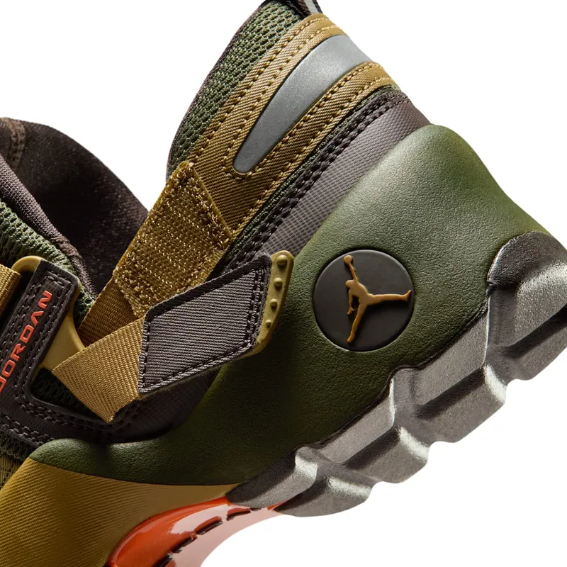 air-jordan-trunner IO4190-300