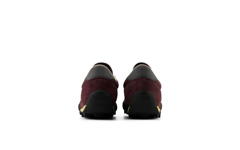 New Balance Gator Run Cherry Leather