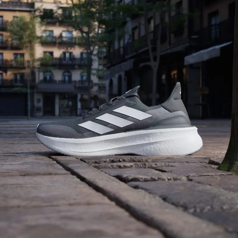 Adidas Ultraboost 5x Core Black / Cloud White / Carbon (IH3110)