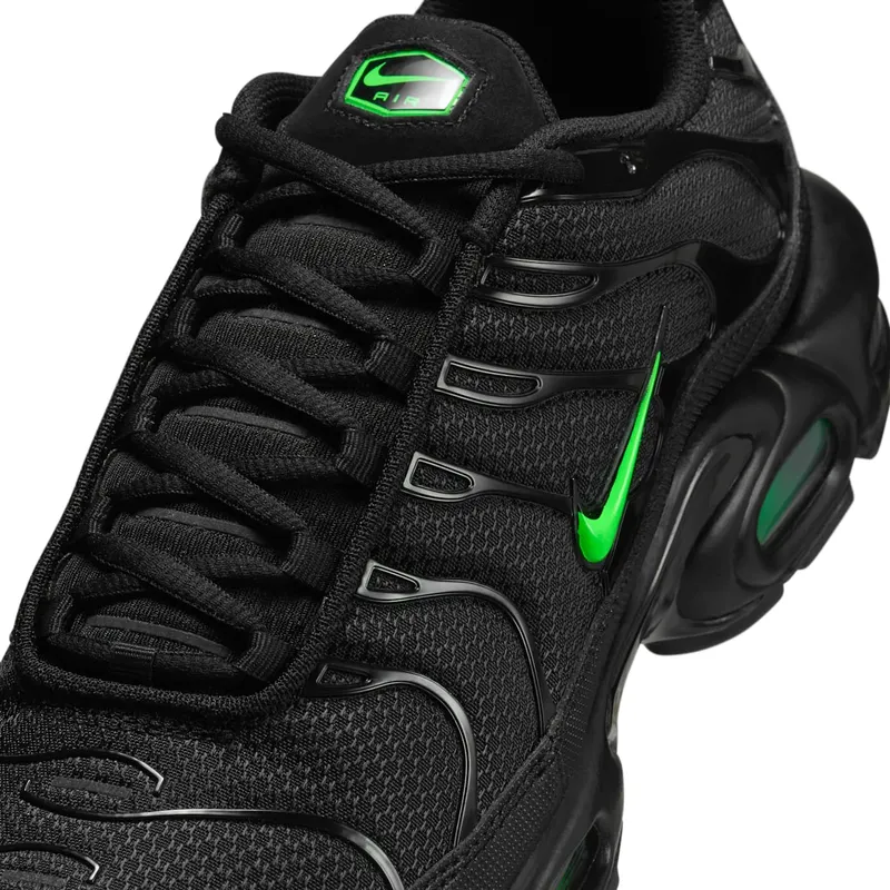 Nike Air Max Plus Black Green Strike (DM0032-024)