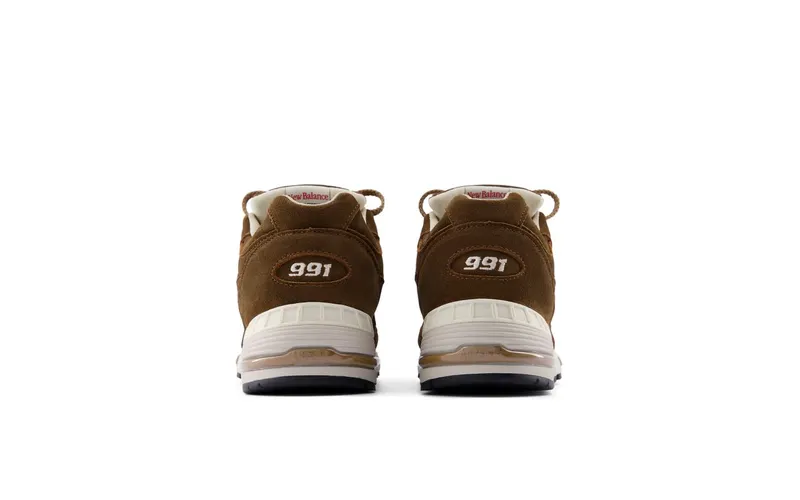 New Balance 991v1 “Luxe Suede”: cacaobruin uit Flimby op 17 september (6)