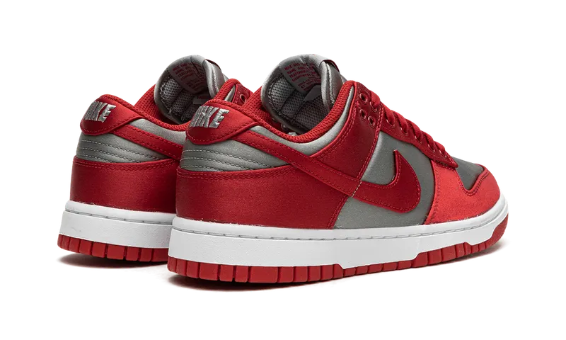 Nike DUNK LOW “UNLV Satin” (DX5931-001)