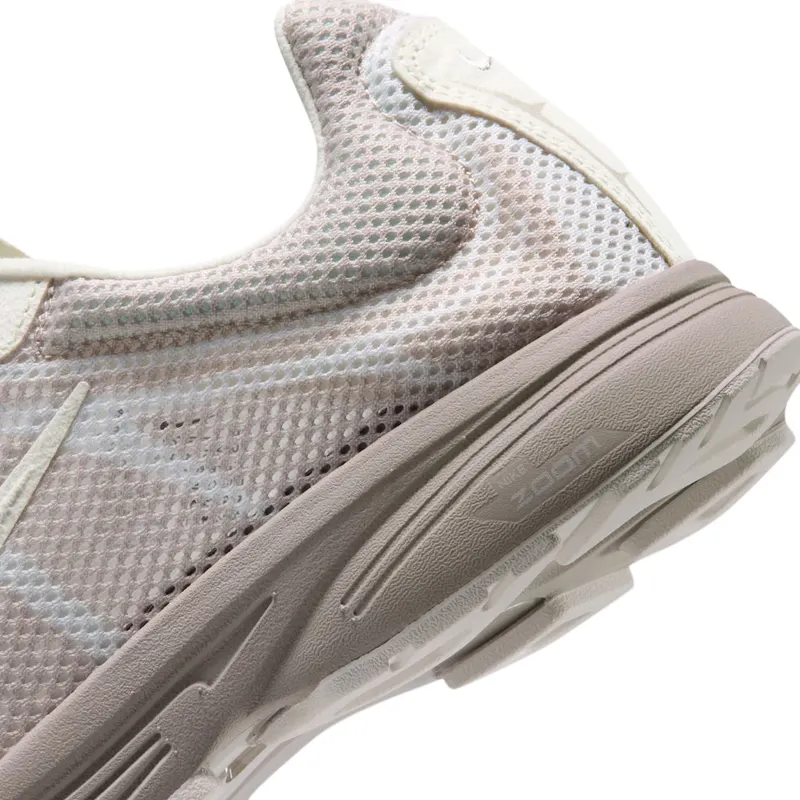 nike-zoom IQ8020-200