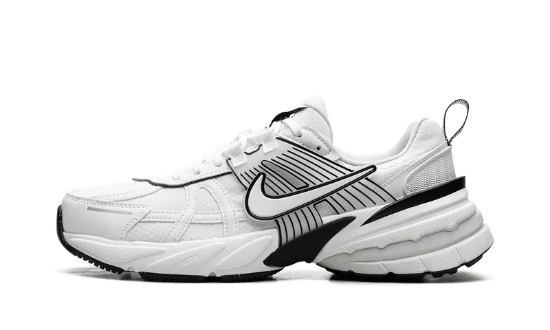Nike V2K Run “White/White-Platinum Tint” (HF5342-100)