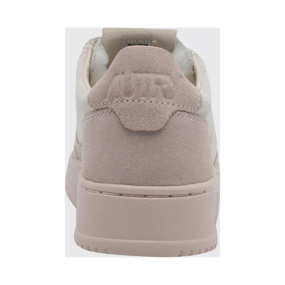 Autry Medalist Low Trainers in Smooth Calfskin with Contrast Details Pink (AULWTS36)