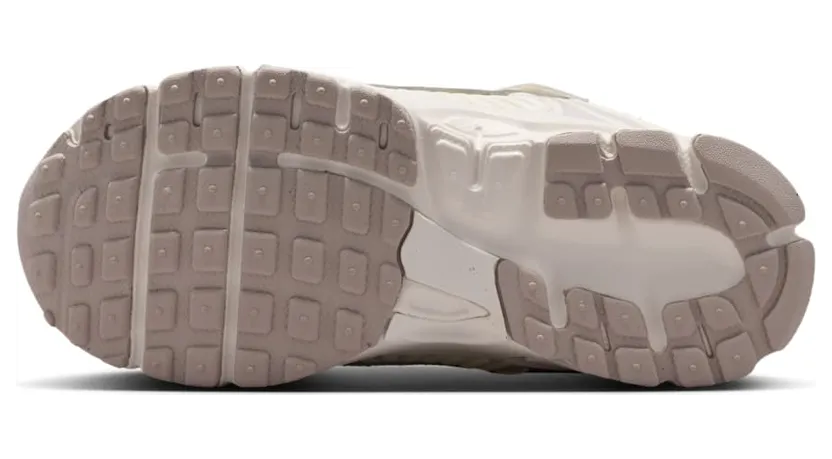 nike-vomero HF6999-108