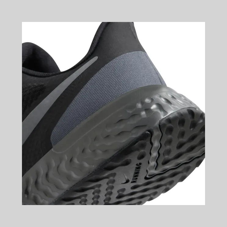 nike-revolution BQ3207-001