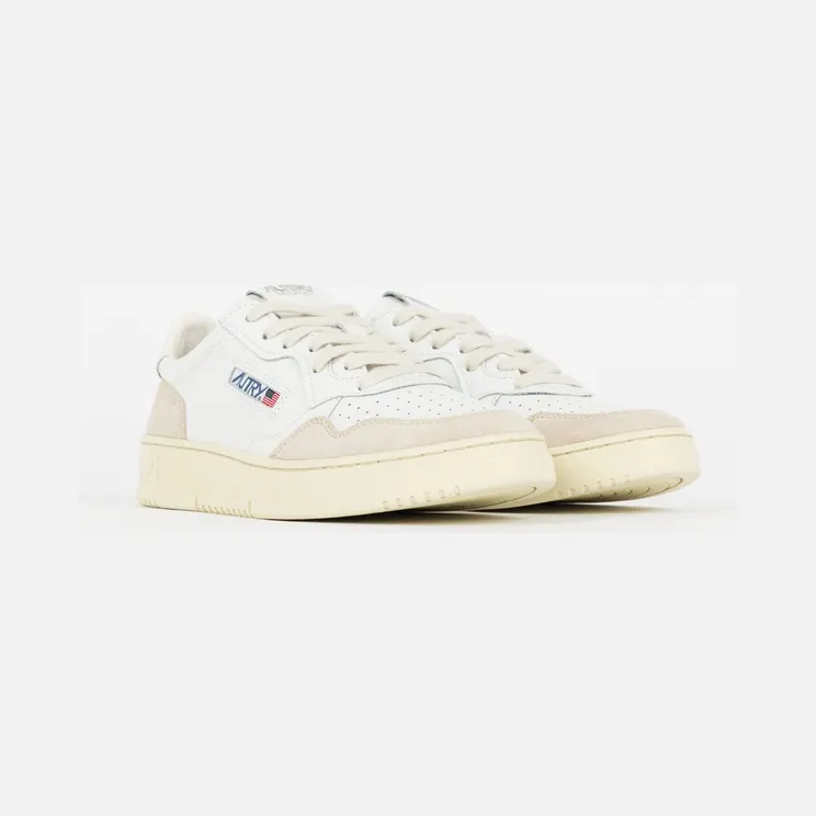 Autry Medalist Low LS33 “White/Sail ” – “White / Sail” (AUL-LS33-WHT-WHT)