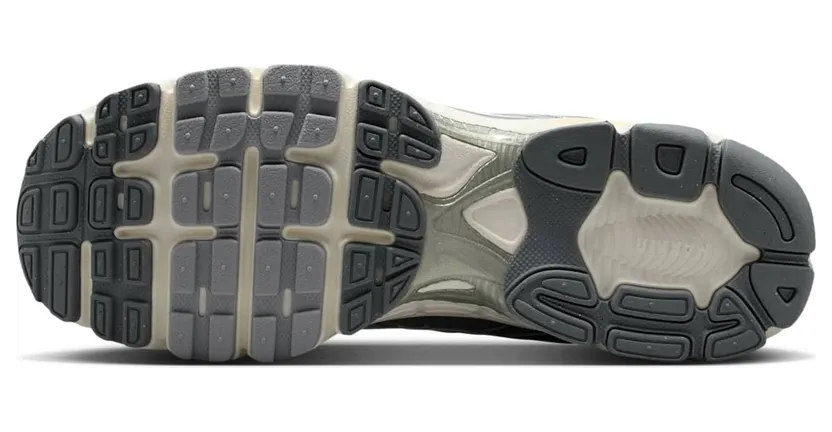 nike-air-max IQ7592-077