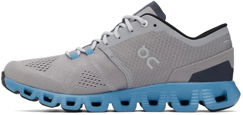 On Gray Cloud X (40.99038)