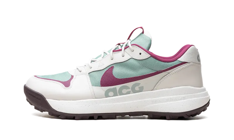 Nike ACG Lowcate “Mica Green Rosewood Light Bone” (DX2256-300)