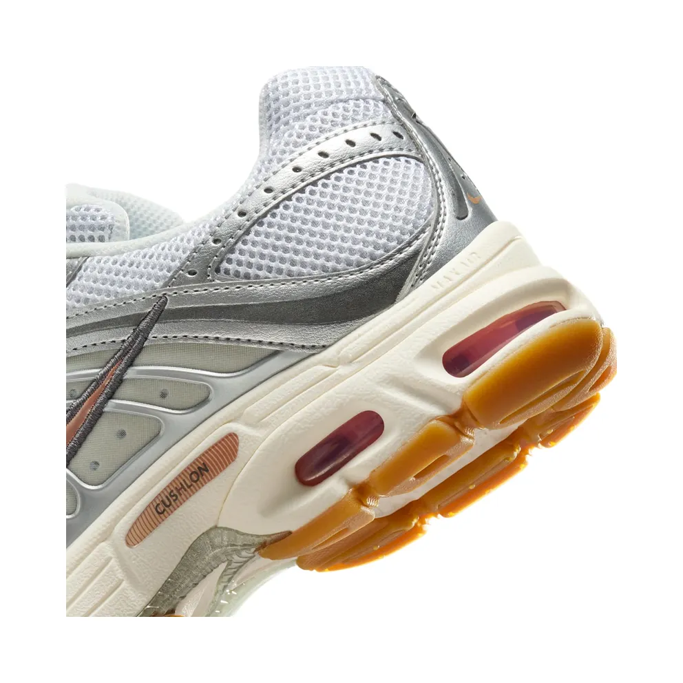 Nike Air Max Moto 2K White/Metallic Silver/Metallic Dark Grey/Metallic Red Bronze (IQ0365-100)