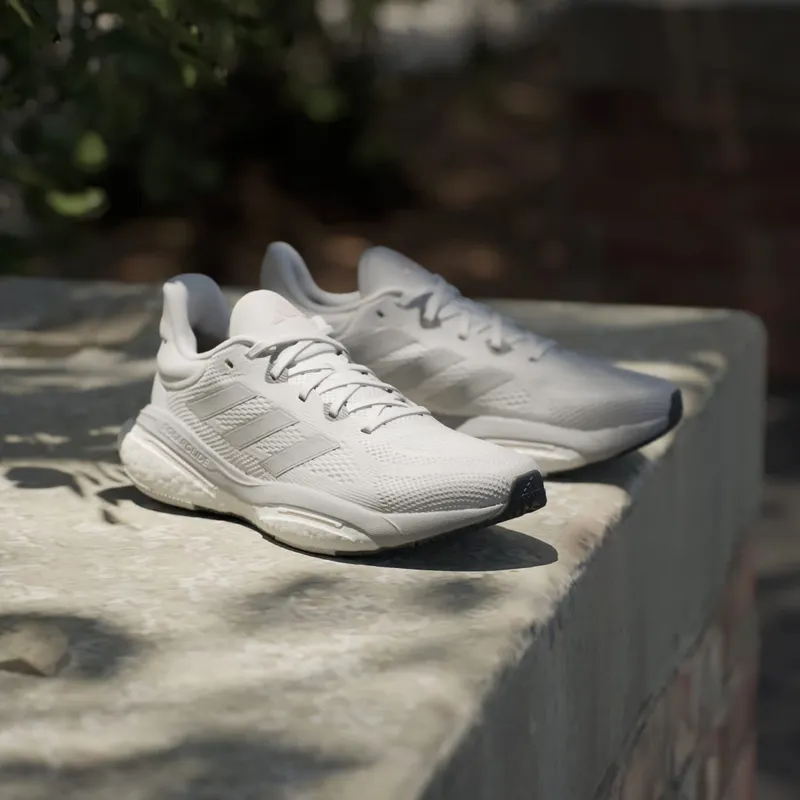 Adidas SolarGlide 6 “Crystal White Taupe Metallic” (HP9814)