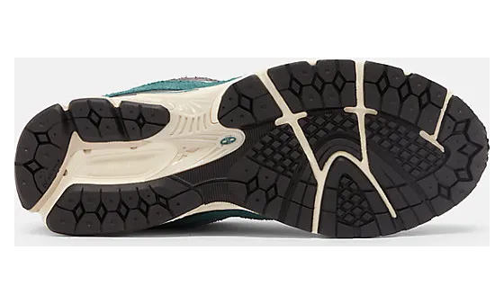new-balance-2002r M2002REM