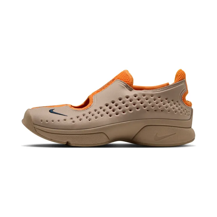Nike Rift 2 – “Yukon Tan / College Navy / Vivid Orange” (IQ8006-201)