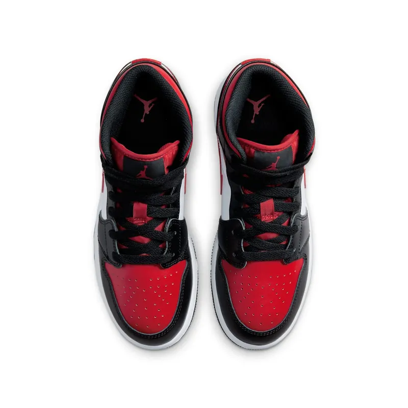 Jordan 1 Mid Older Kids’ Black (554725-079)