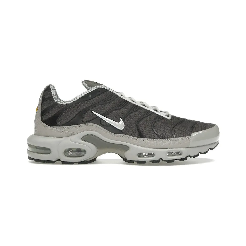 Nike Air Max Plus Year of the Snake (IB7679-200)