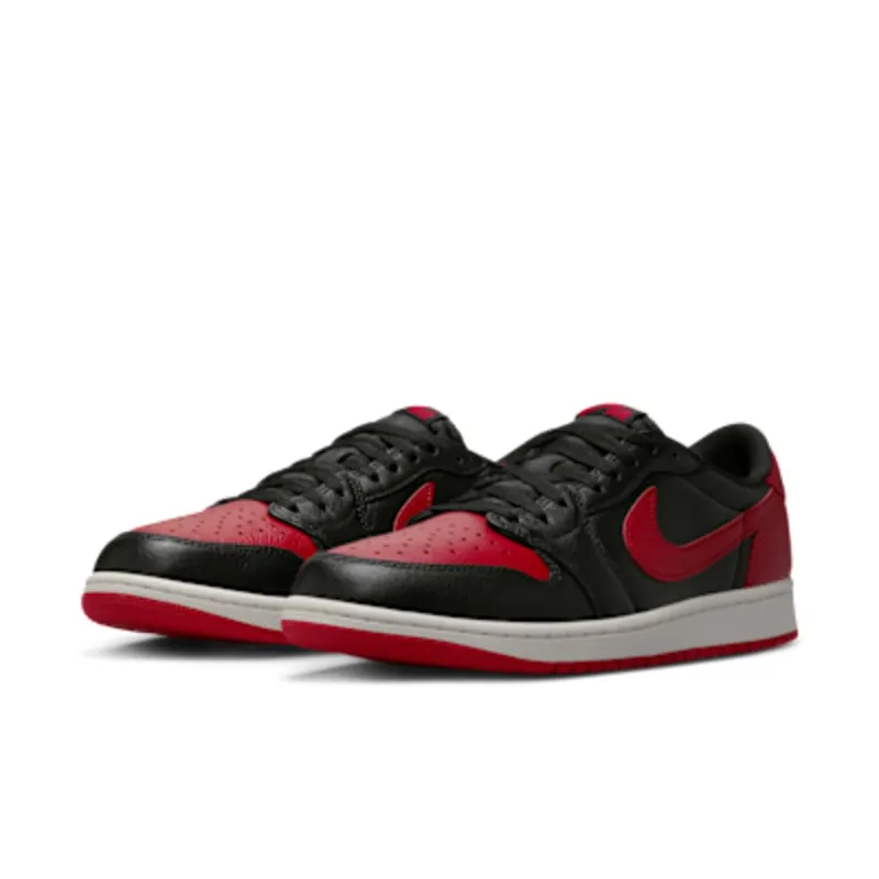 Air Jordan 1 Low “Banned (2026)”: de mythe gaat weer op tournee (5)